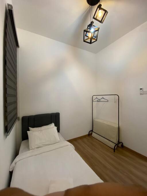 Modern Lux Suite, The Cove Hillside